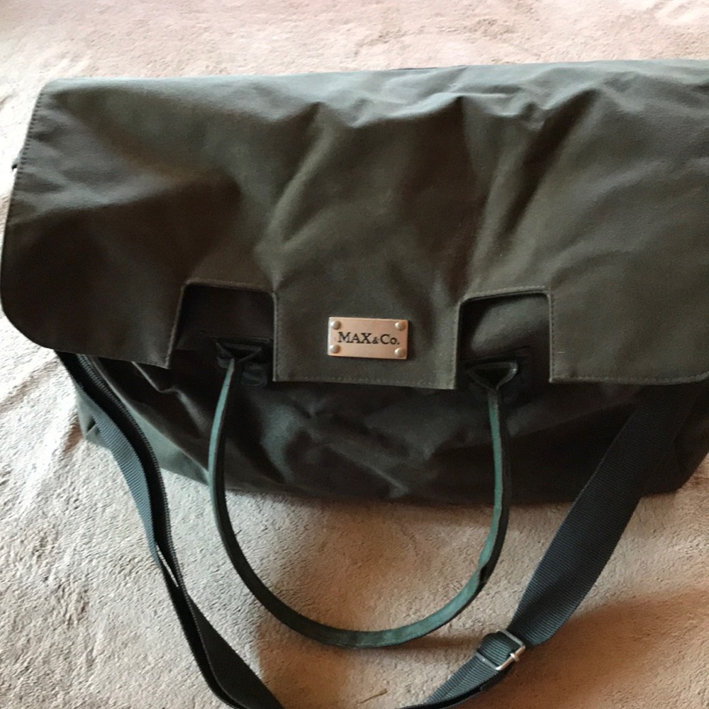 Max & Co. messenger bag olive drab.